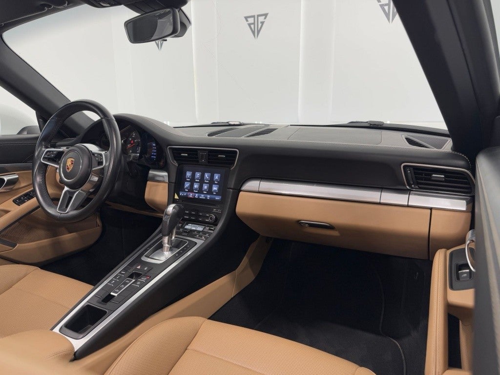 Porsche 911 Carrera Cabriolet PDK