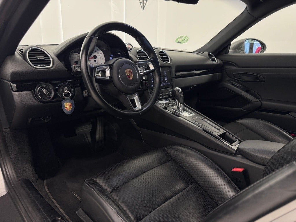 Porsche Cayman T PDK