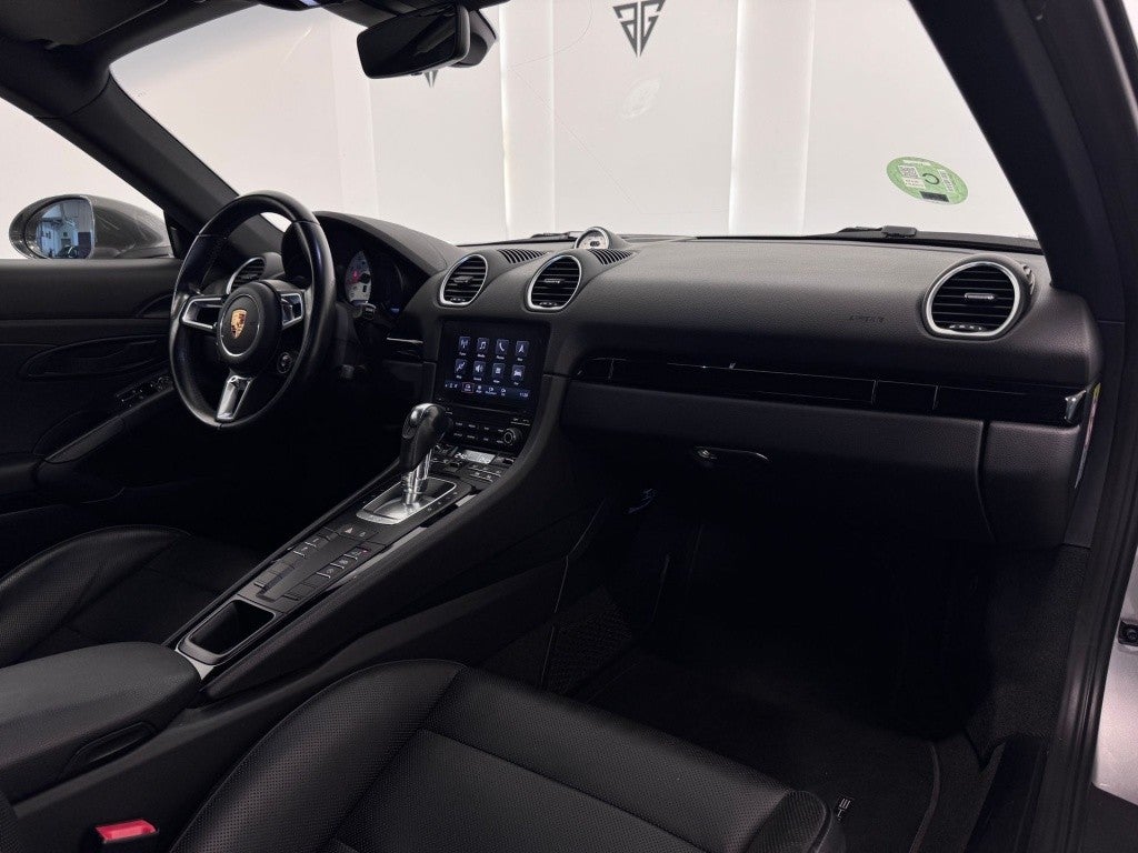 Porsche Cayman T PDK