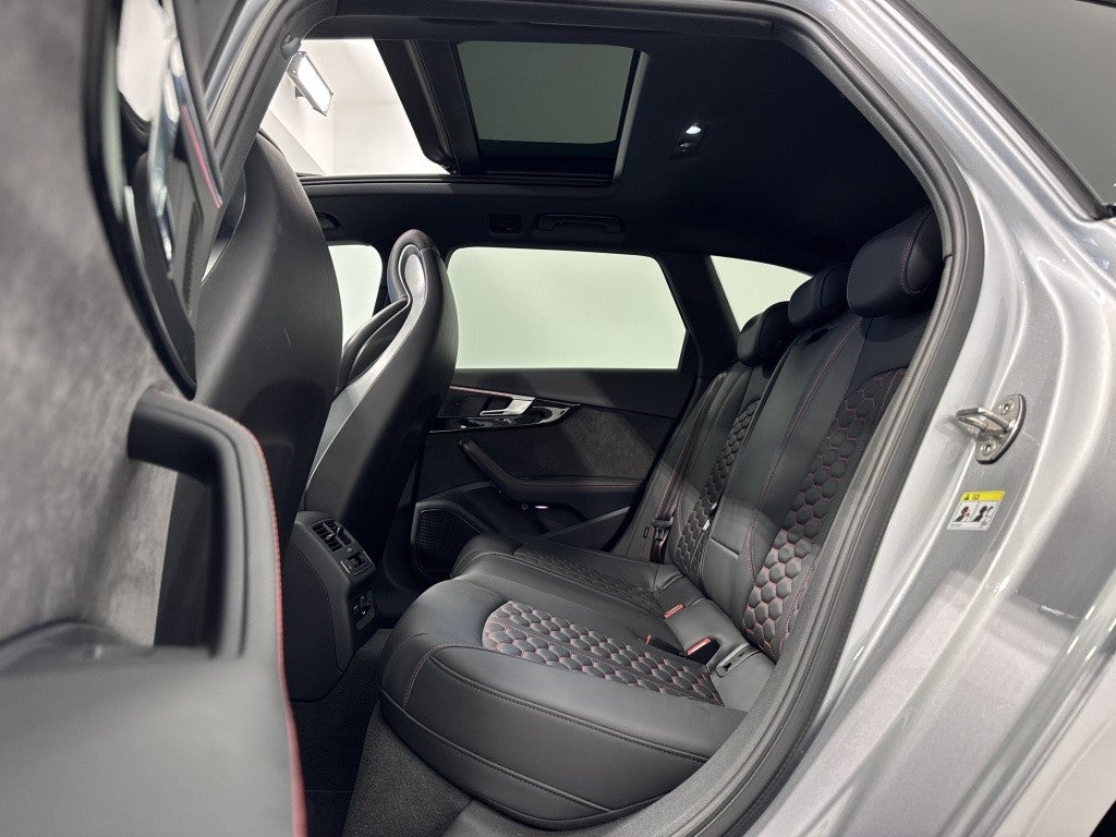 Audi A4 RS4 Avant TFSI quattro tiptronic