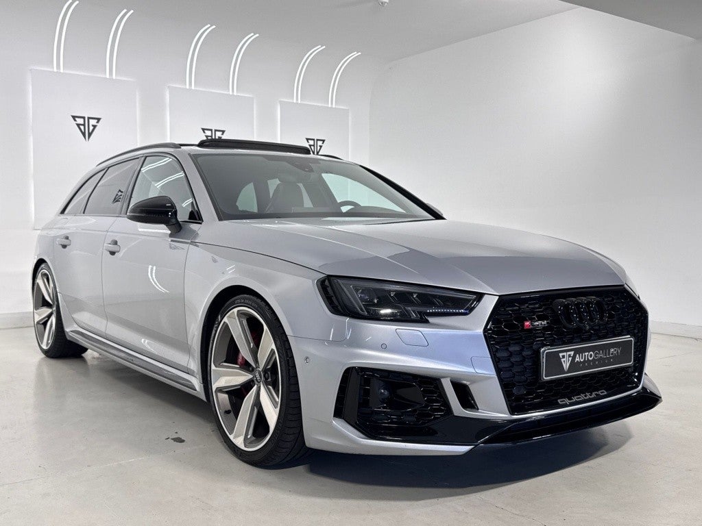Audi A4 RS4 Avant TFSI quattro tiptronic