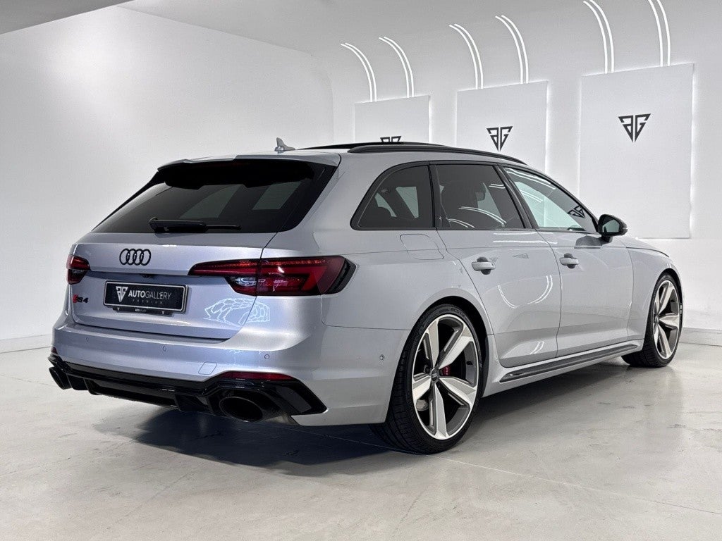 Audi A4 RS4 Avant TFSI quattro tiptronic