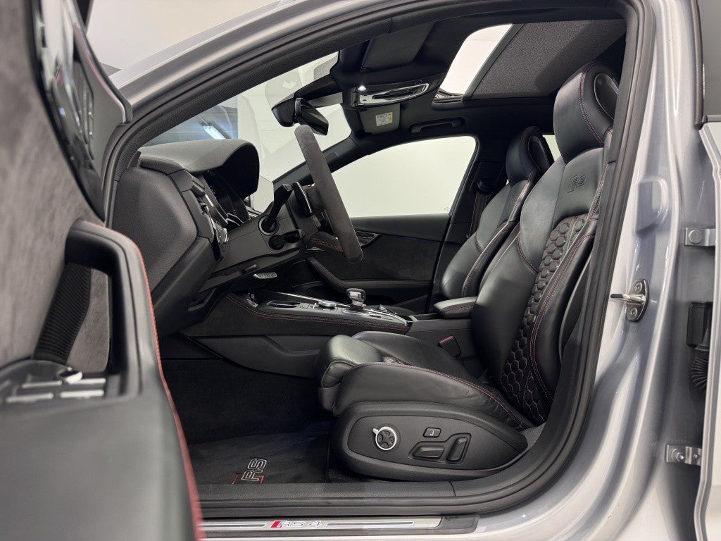 Audi A4 RS4 Avant TFSI quattro tiptronic