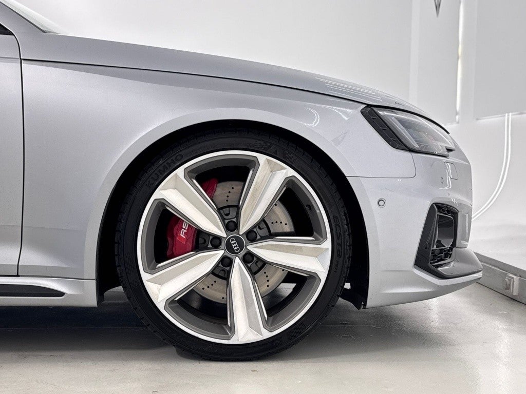 Audi A4 RS4 Avant TFSI quattro tiptronic