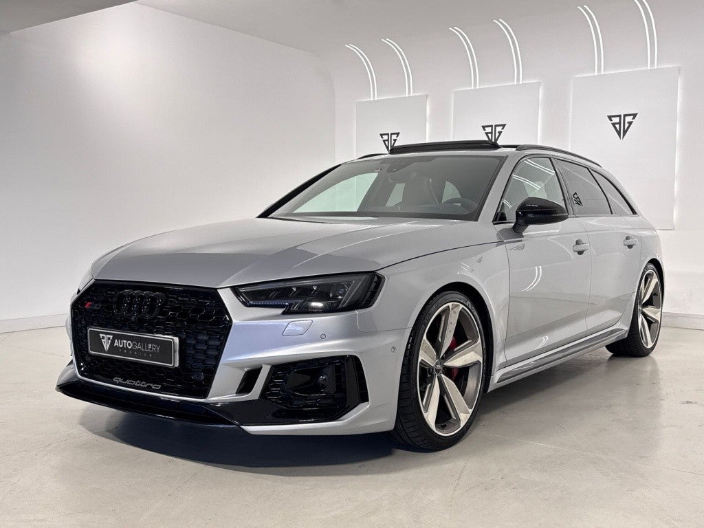 Audi A4 RS4 Avant TFSI quattro tiptronic