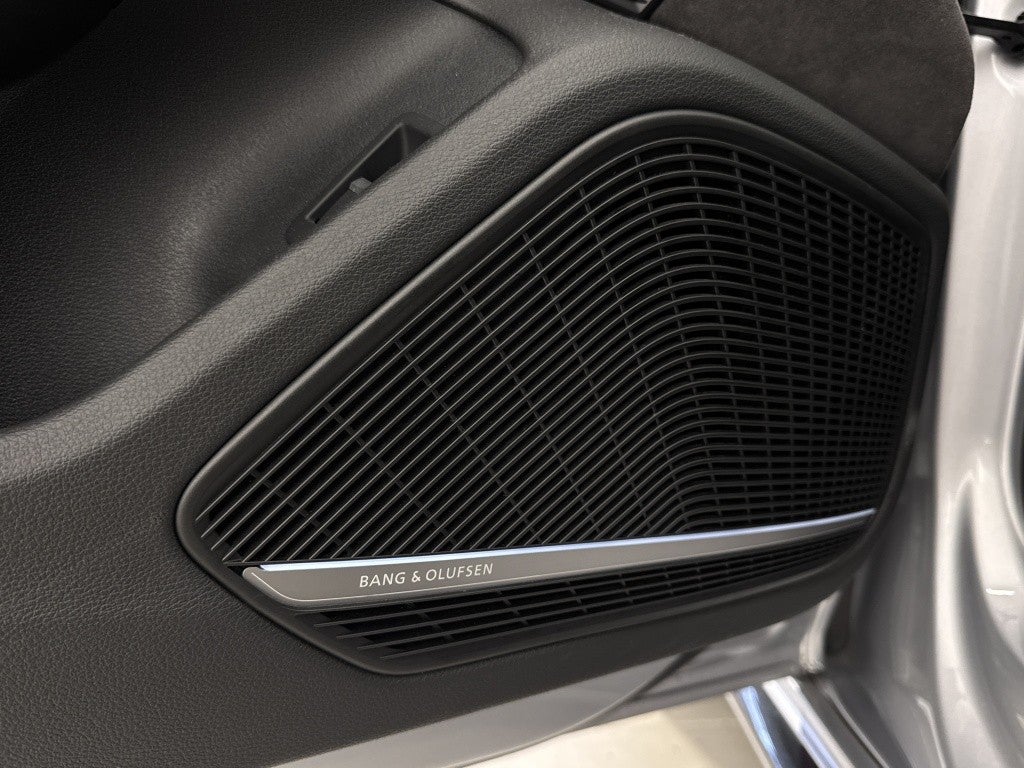 Audi A4 RS4 Avant TFSI quattro tiptronic