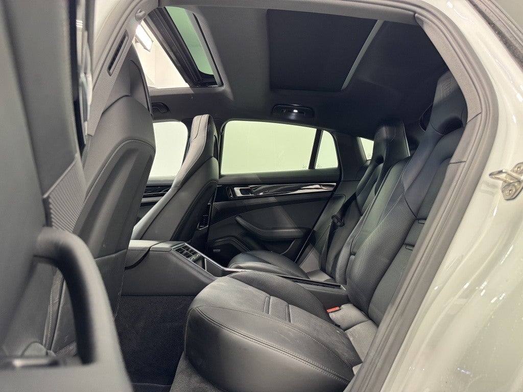 Porsche Panamera 4 e-Hybrid 10 Years Edition