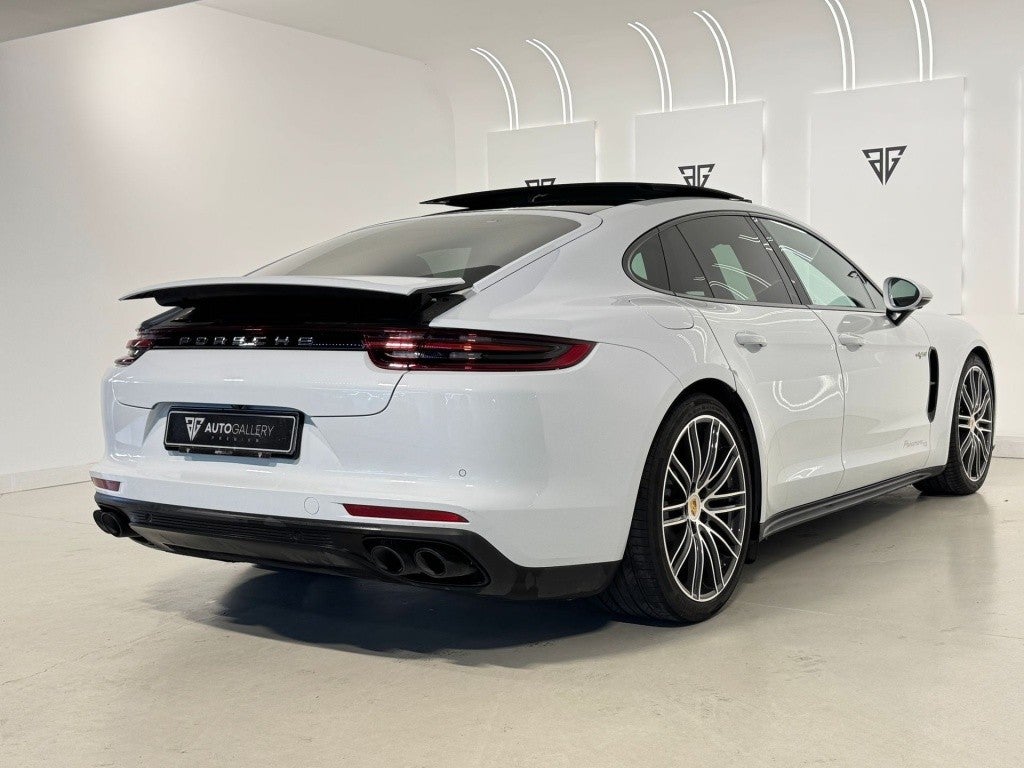 Porsche Panamera 4 e-Hybrid 10 Years Edition