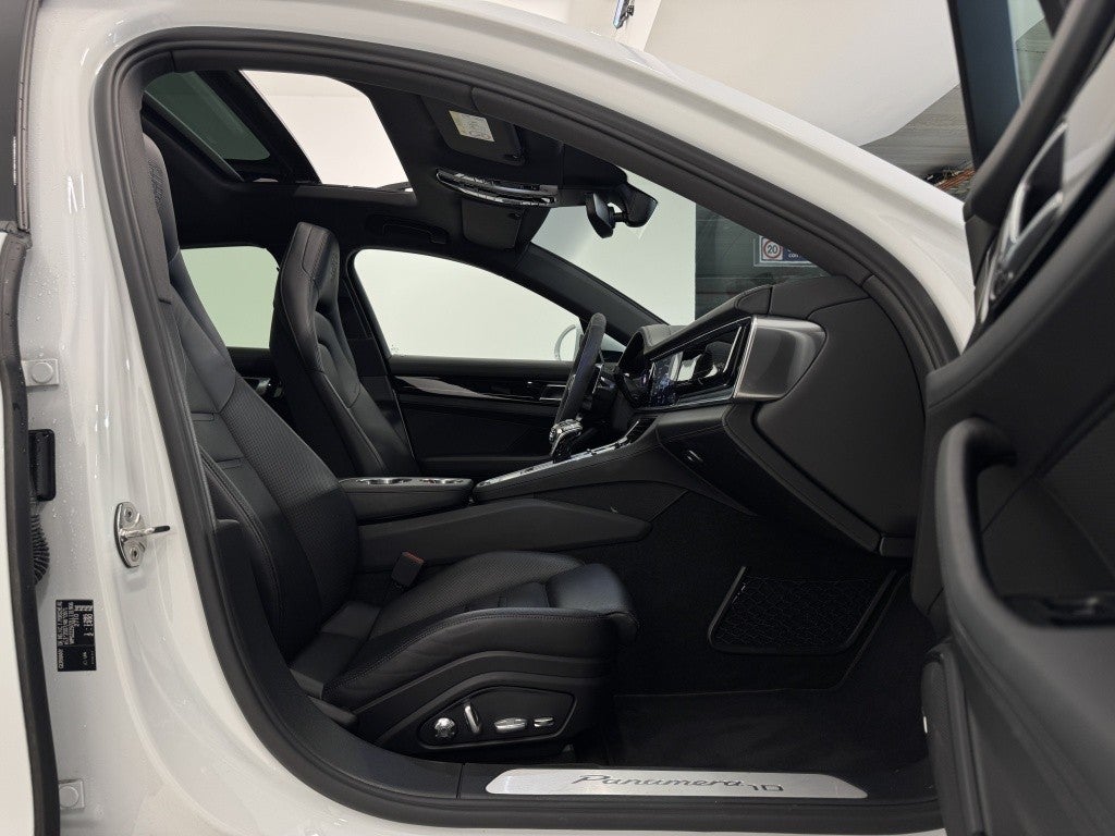 Porsche Panamera 4 e-Hybrid 10 Years Edition