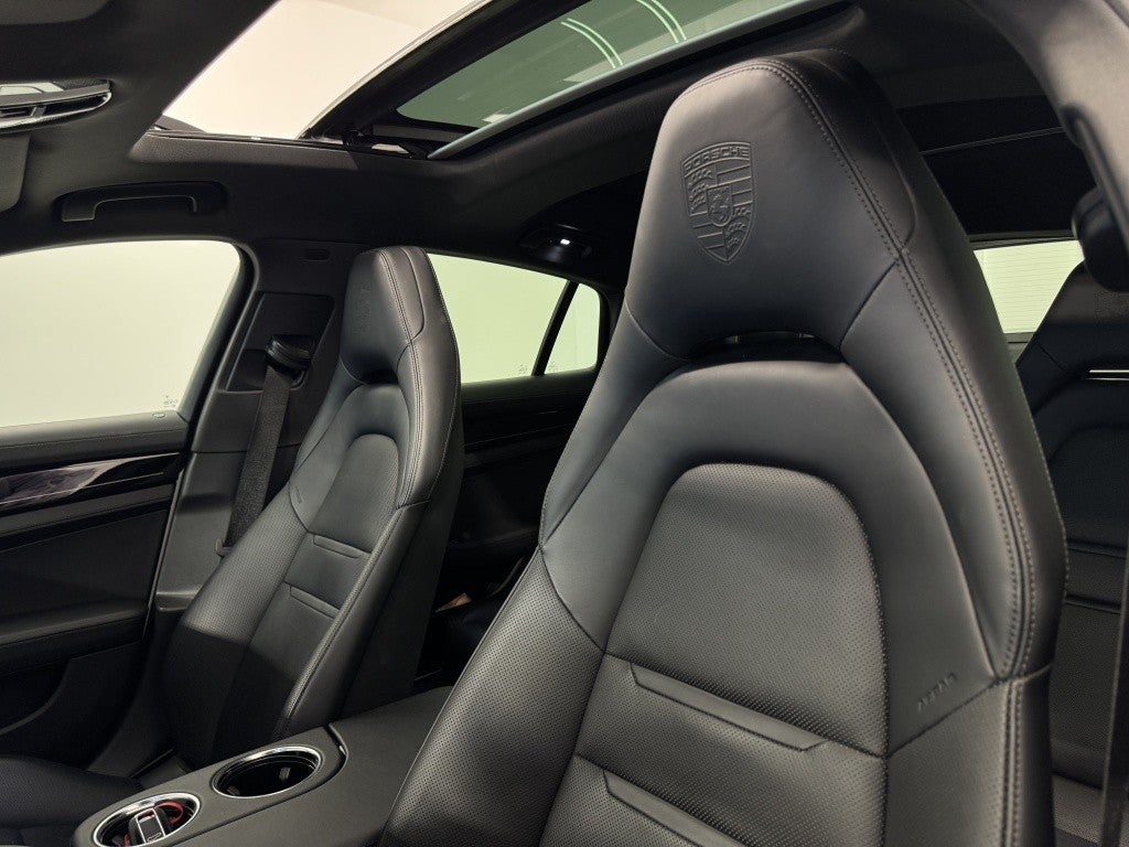 Porsche Panamera 4 e-Hybrid 10 Years Edition