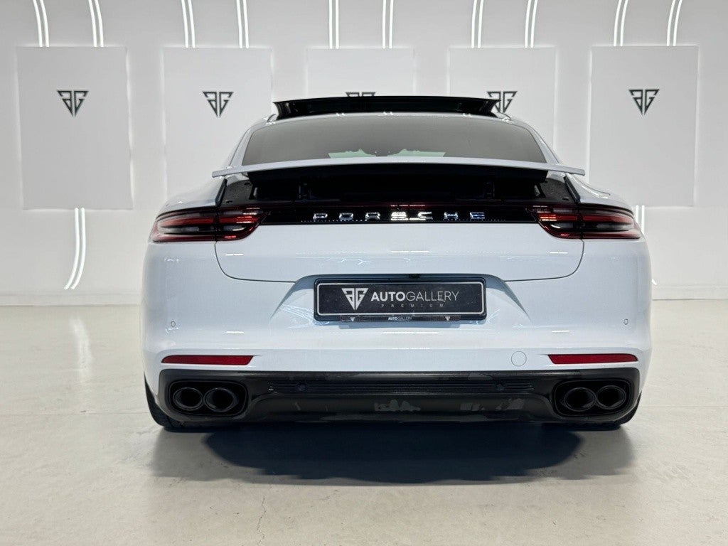 Porsche Panamera 4 e-Hybrid 10 Years Edition