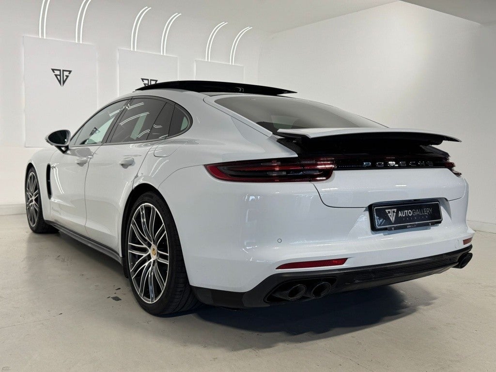 Porsche Panamera 4 e-Hybrid 10 Years Edition