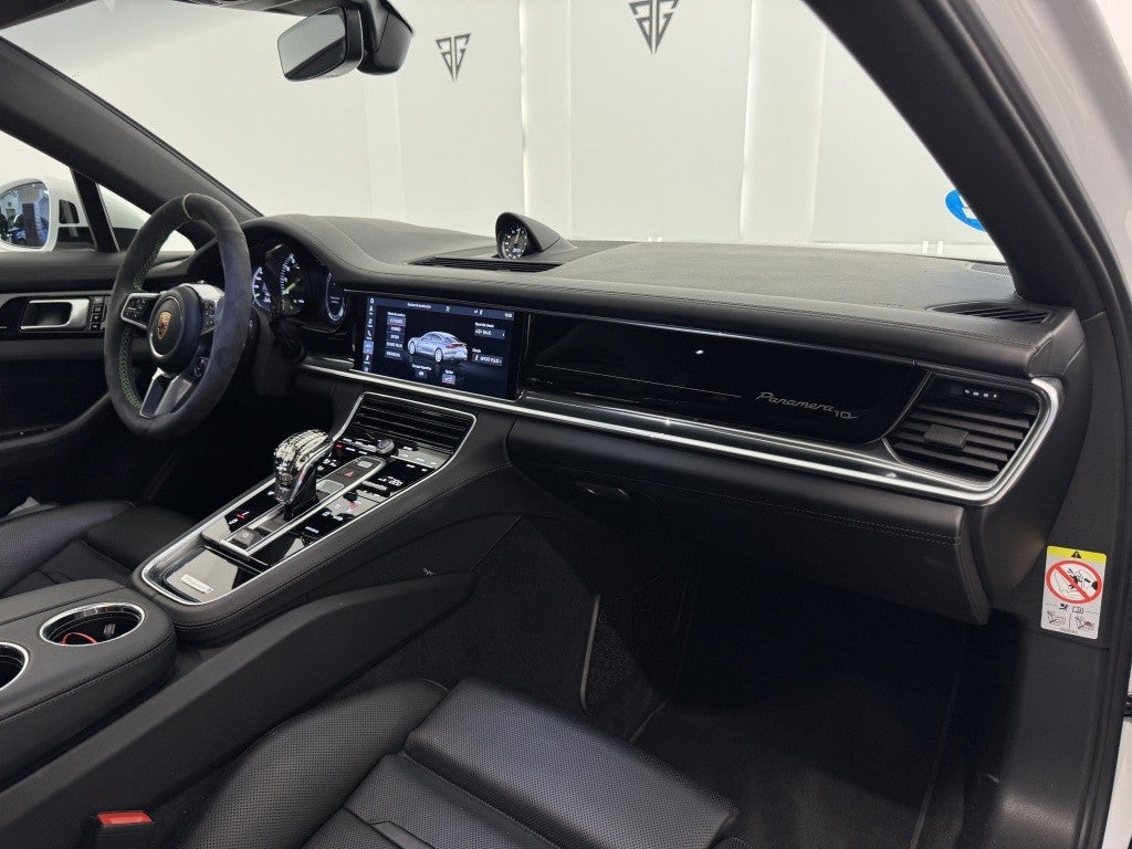 Porsche Panamera 4 e-Hybrid 10 Years Edition