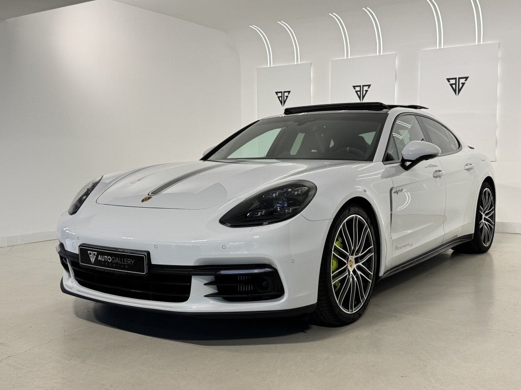 Porsche Panamera 4 e-Hybrid 10 Years Edition