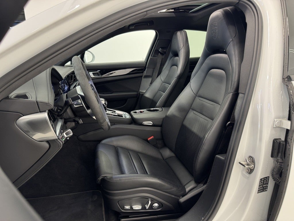 Porsche Panamera 4 e-Hybrid 10 Years Edition