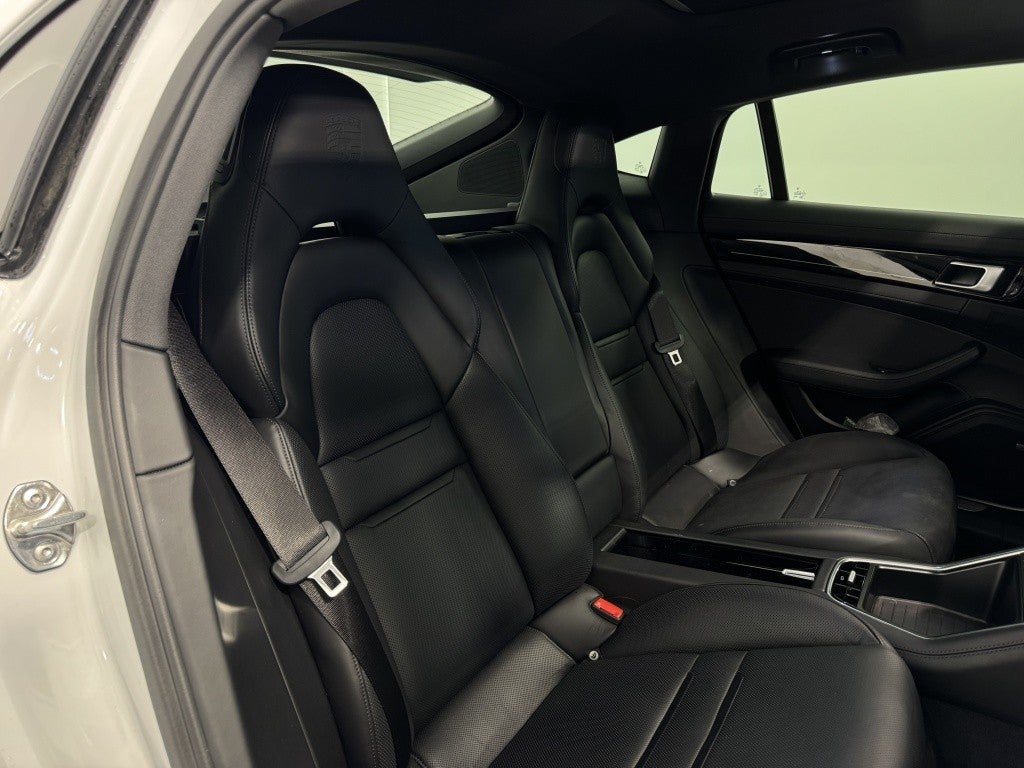 Porsche Panamera 4 e-Hybrid 10 Years Edition
