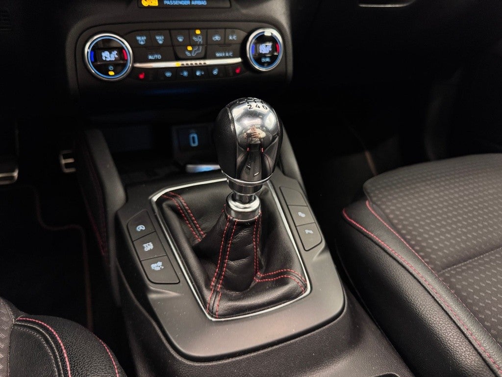 Ford Focus 1.5 Ecoboost ST Line 182