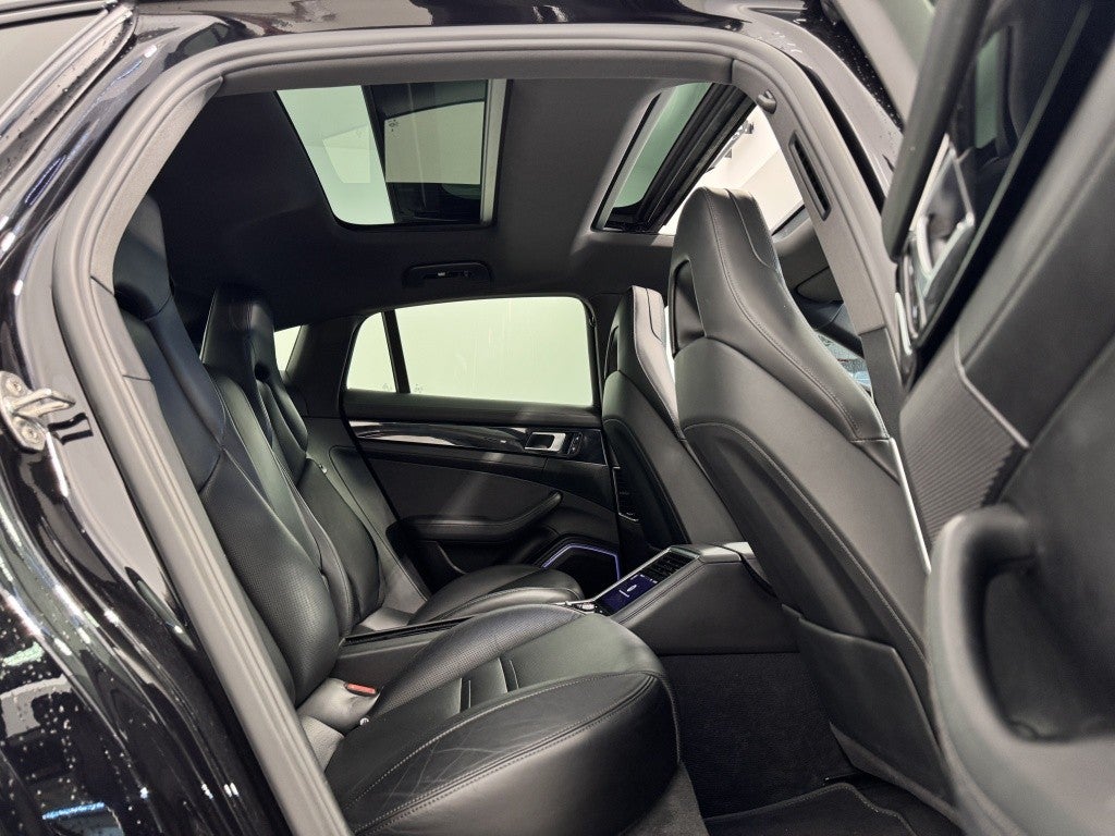Porsche Panamera 4 e-Hybrid
