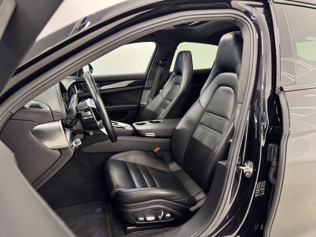 Porsche Panamera 4 e-Hybrid
