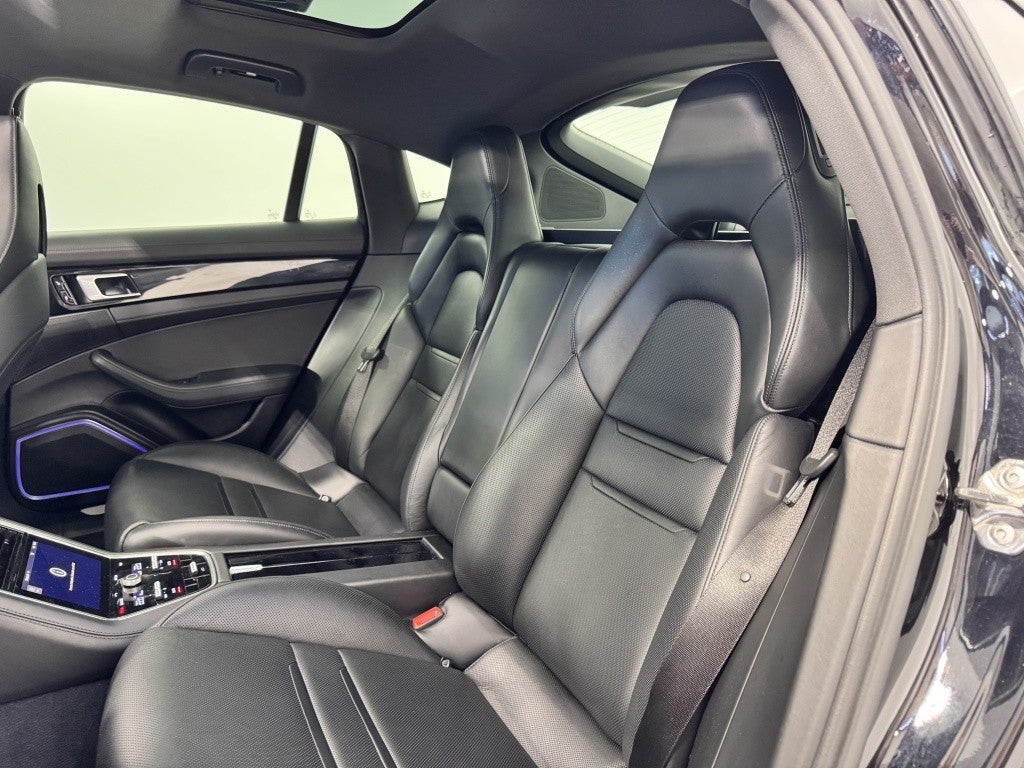 Porsche Panamera 4 e-Hybrid