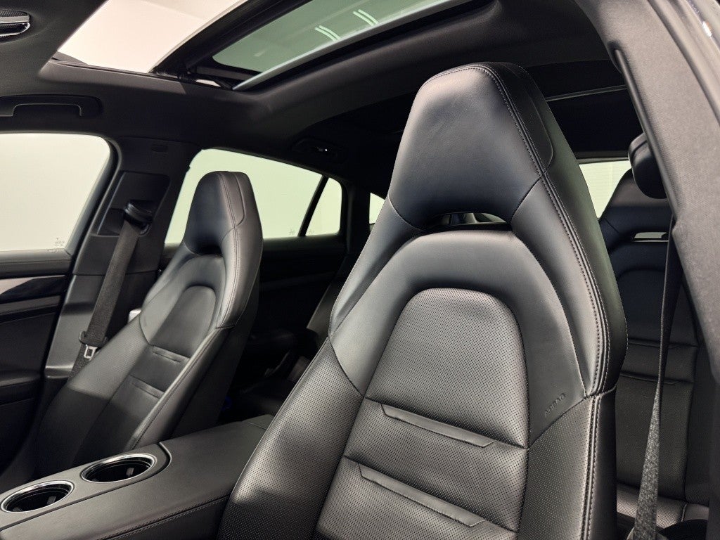 Porsche Panamera 4 e-Hybrid