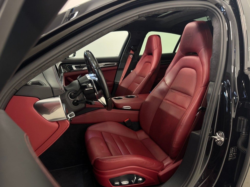 Porsche Panamera 4 e-Hybrid