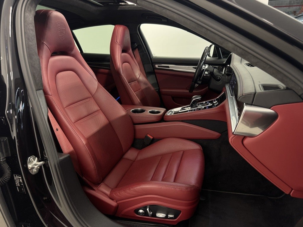 Porsche Panamera 4 e-Hybrid