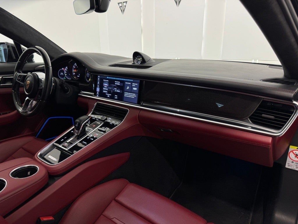 Porsche Panamera 4 e-Hybrid