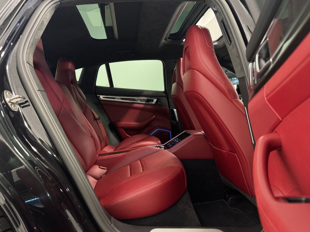 Porsche Panamera 4 e-Hybrid