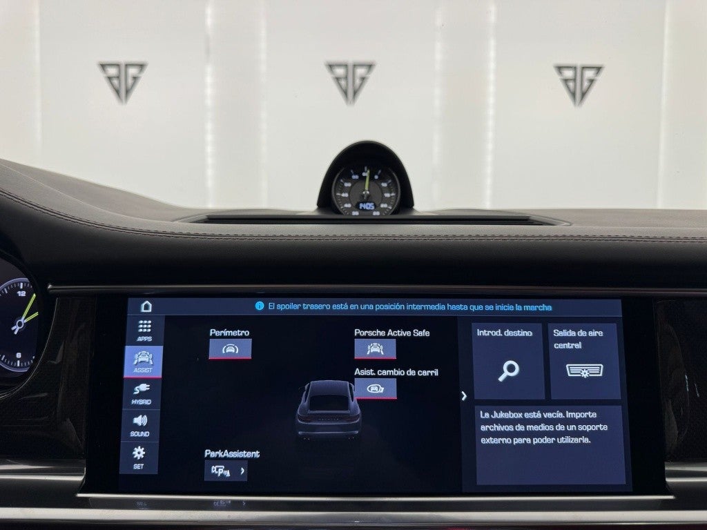 Porsche Panamera 4 e-Hybrid