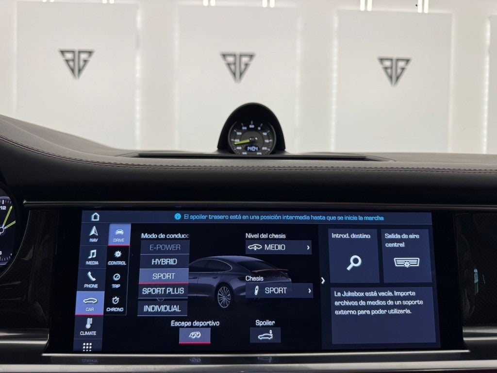 Porsche Panamera 4 e-Hybrid