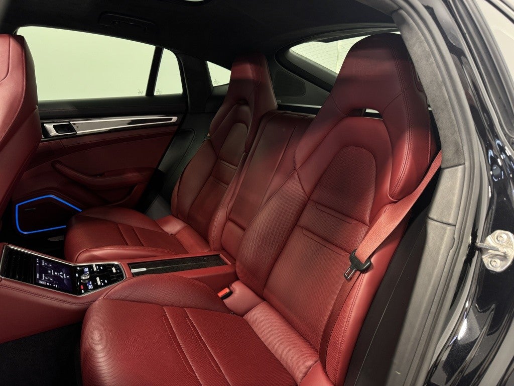 Porsche Panamera 4 e-Hybrid