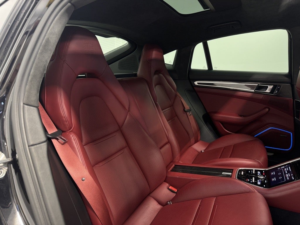 Porsche Panamera 4 e-Hybrid