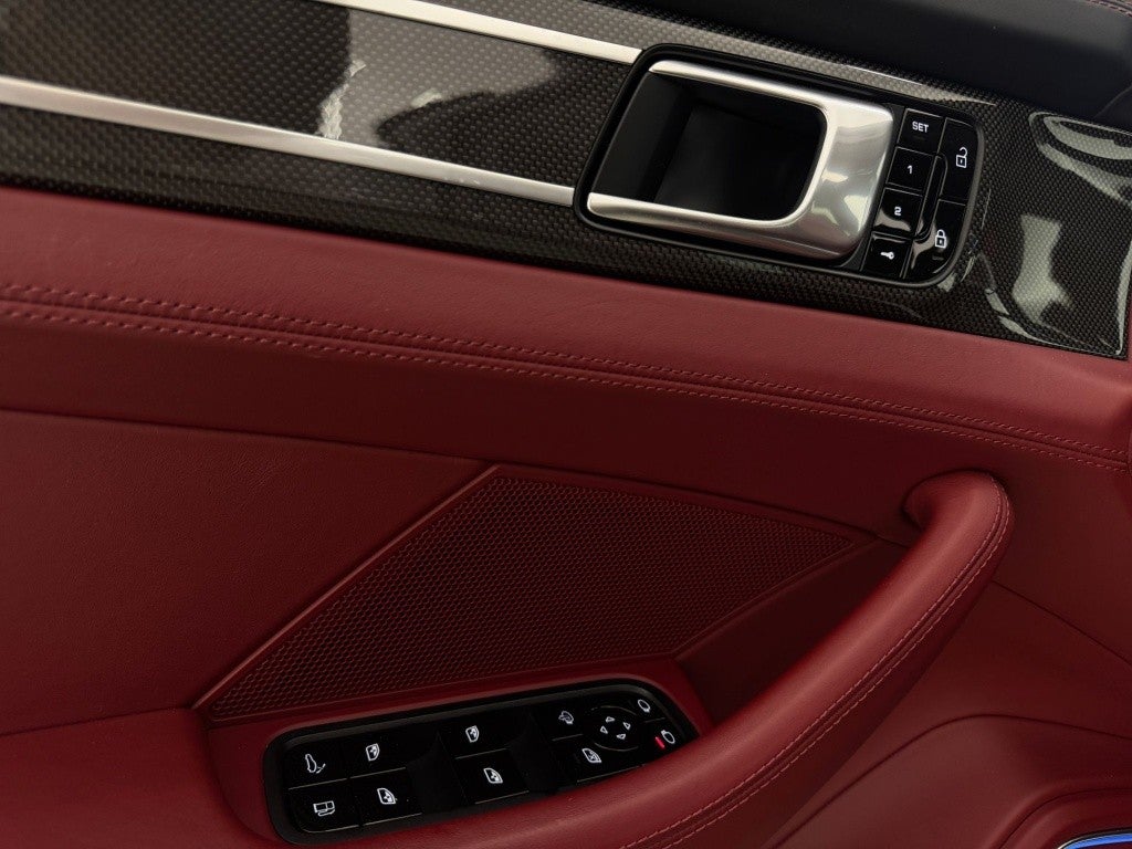 Porsche Panamera 4 e-Hybrid