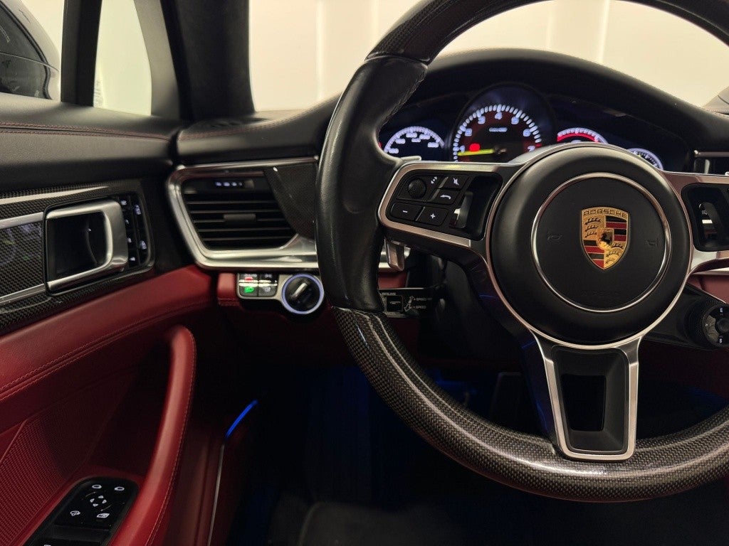 Porsche Panamera 4 e-Hybrid