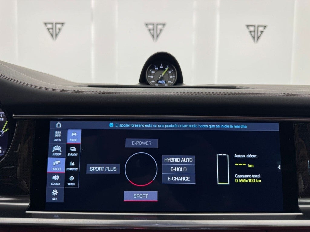 Porsche Panamera 4 e-Hybrid