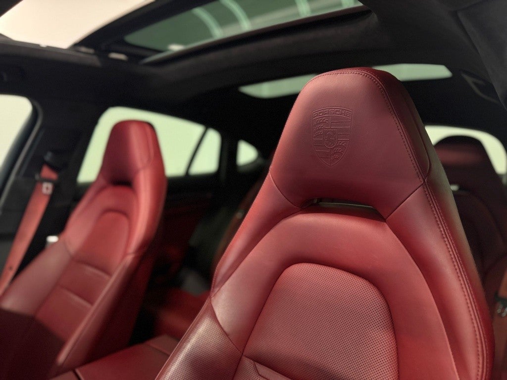 Porsche Panamera 4 e-Hybrid