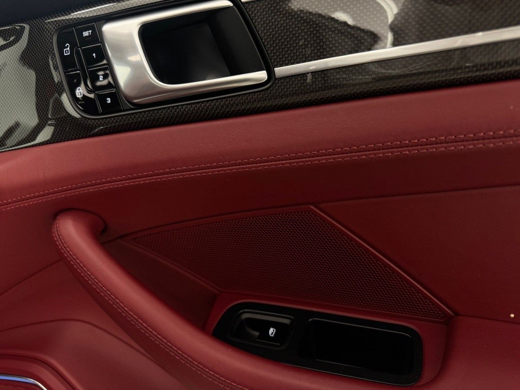 Porsche Panamera 4 e-Hybrid