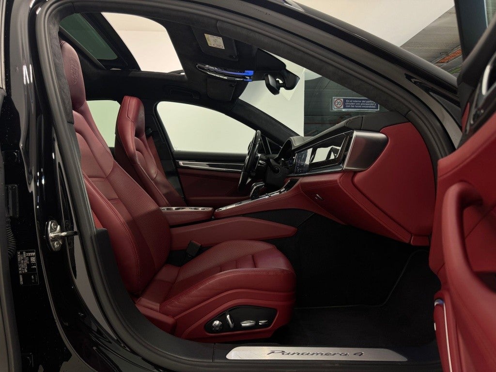 Porsche Panamera 4 e-Hybrid