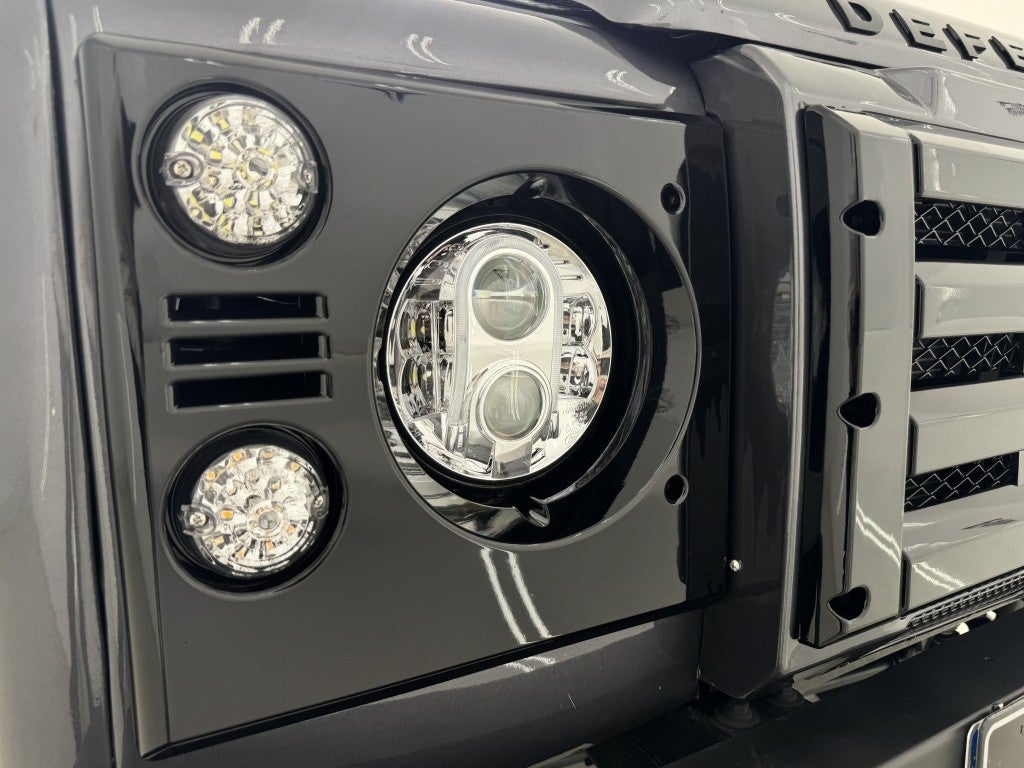 Land-Rover Defender 90 SW SE