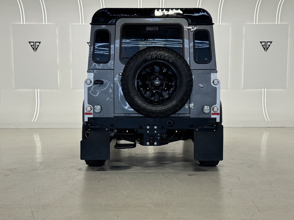 Land-Rover Defender 90 SW SE