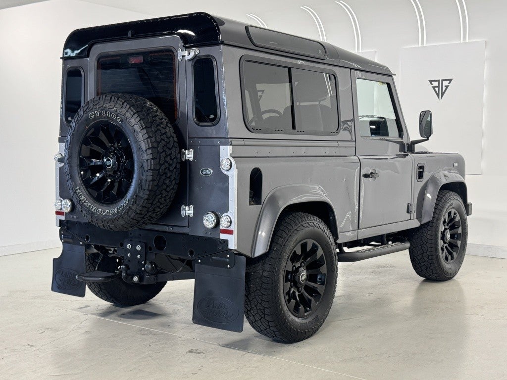 Land-Rover Defender 90 SW SE