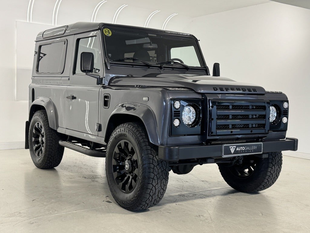 Land-Rover Defender 90 SW SE