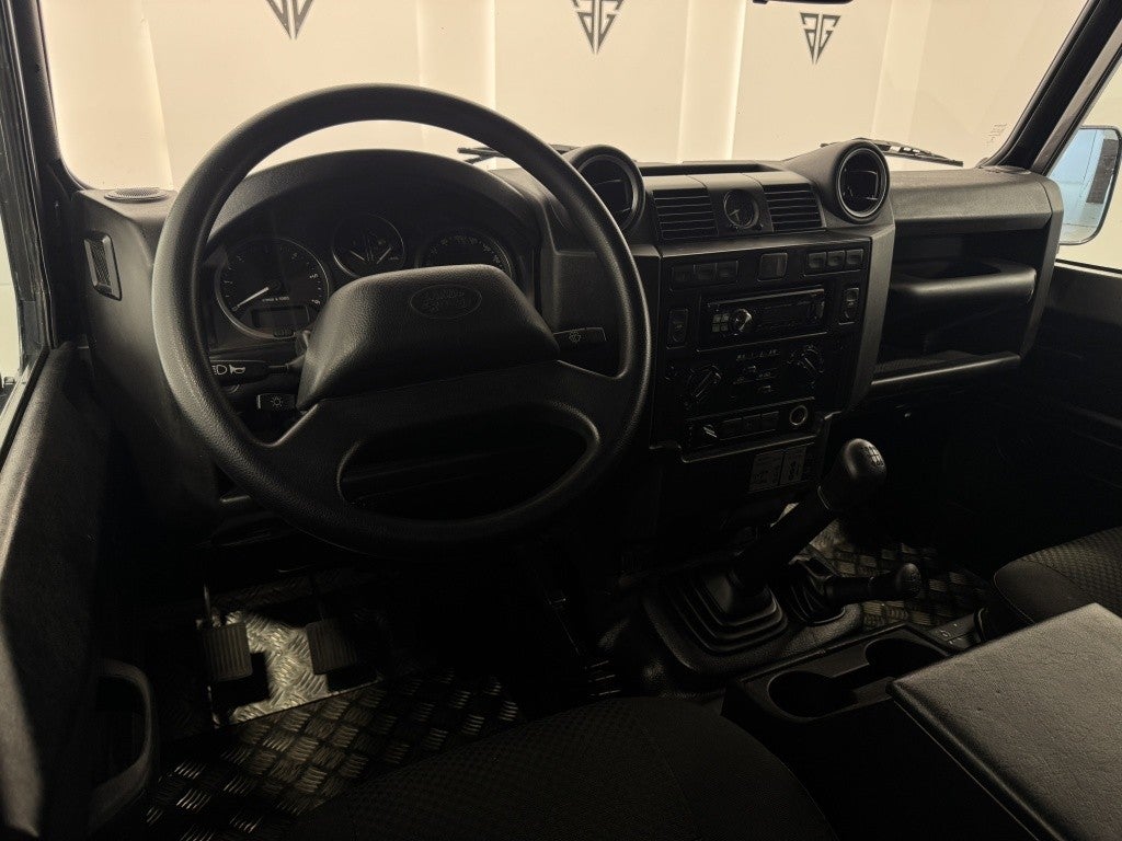 Land-Rover Defender 90 SW SE