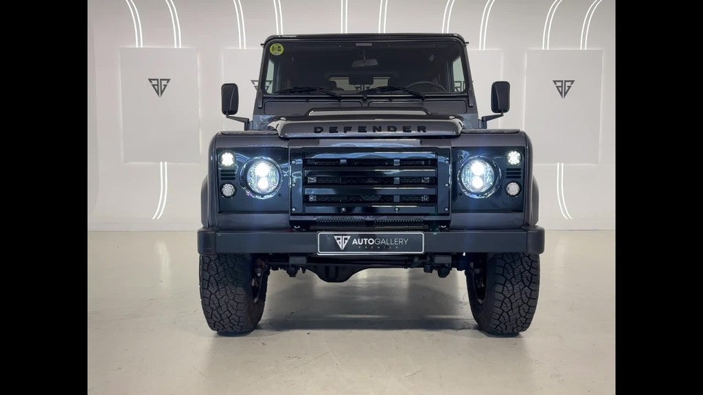 Land-Rover Defender 90 SW SE