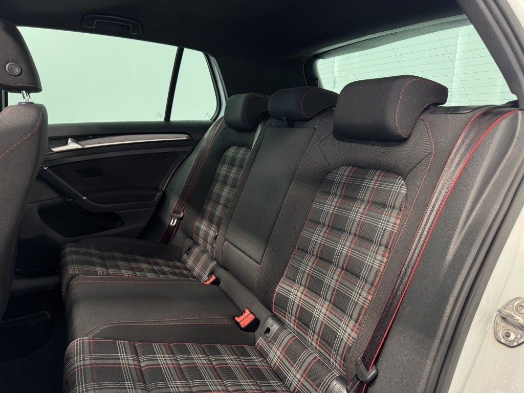 Volkswagen Golf 2.0 TSI GTI Performance DSG 230