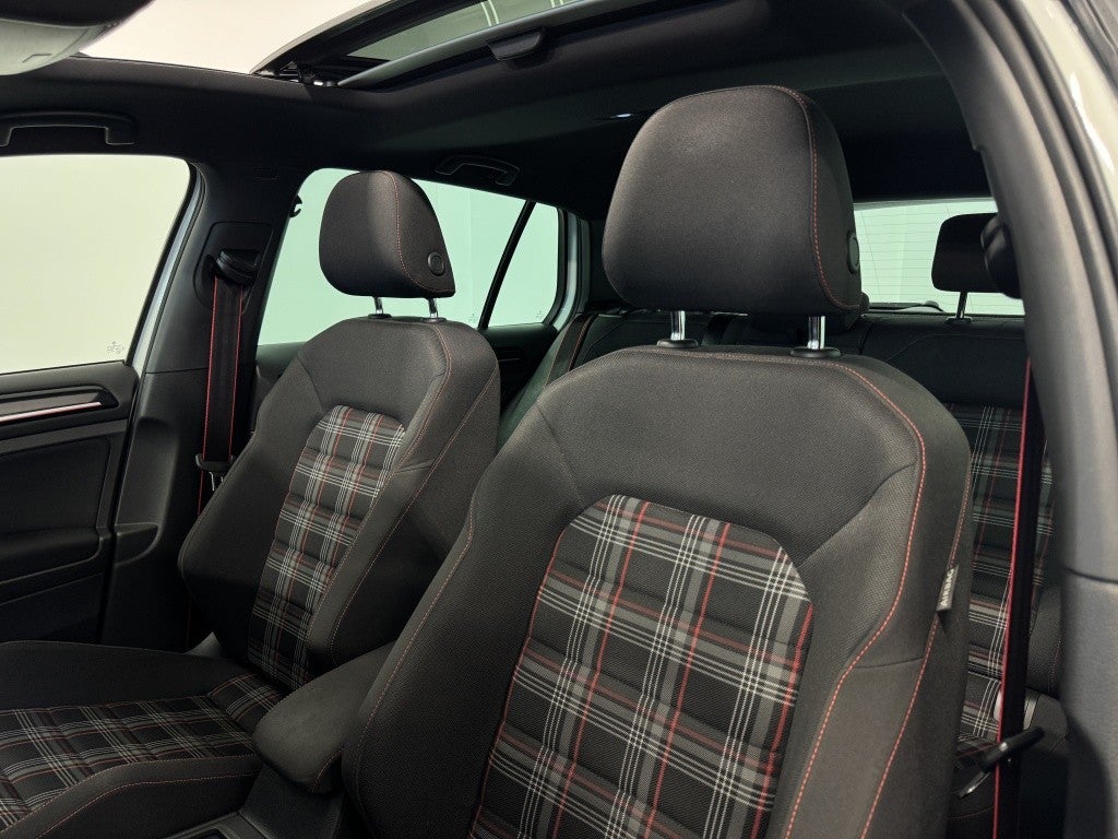 Volkswagen Golf 2.0 TSI GTI Performance DSG 230