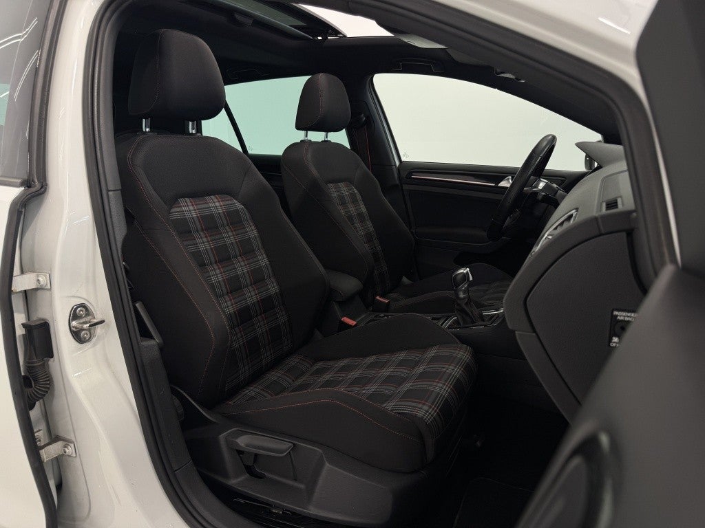 Volkswagen Golf 2.0 TSI GTI Performance DSG 230