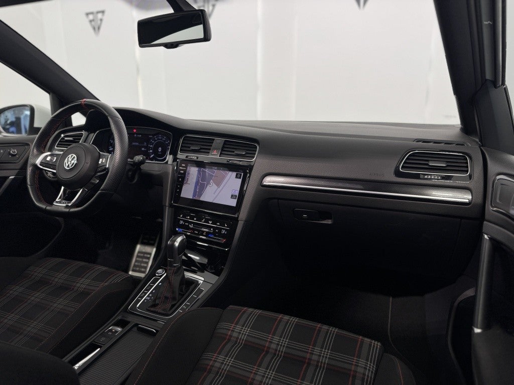 Volkswagen Golf 2.0 TSI GTI Performance DSG 230