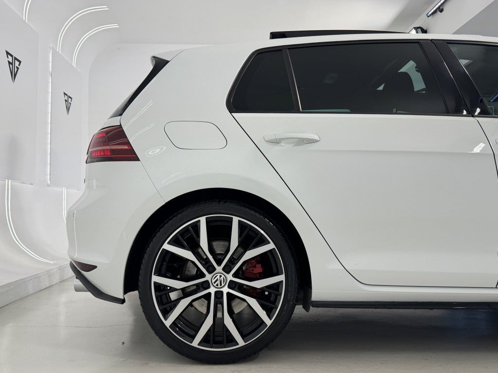 Volkswagen Golf 2.0 TSI GTI Performance DSG 230